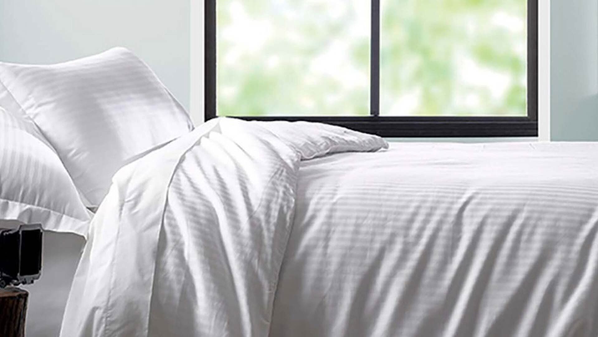 Ropa de cama blanca de WestPoint Hospitality